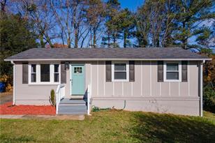 3421 Villa Cir SE - Photo 4