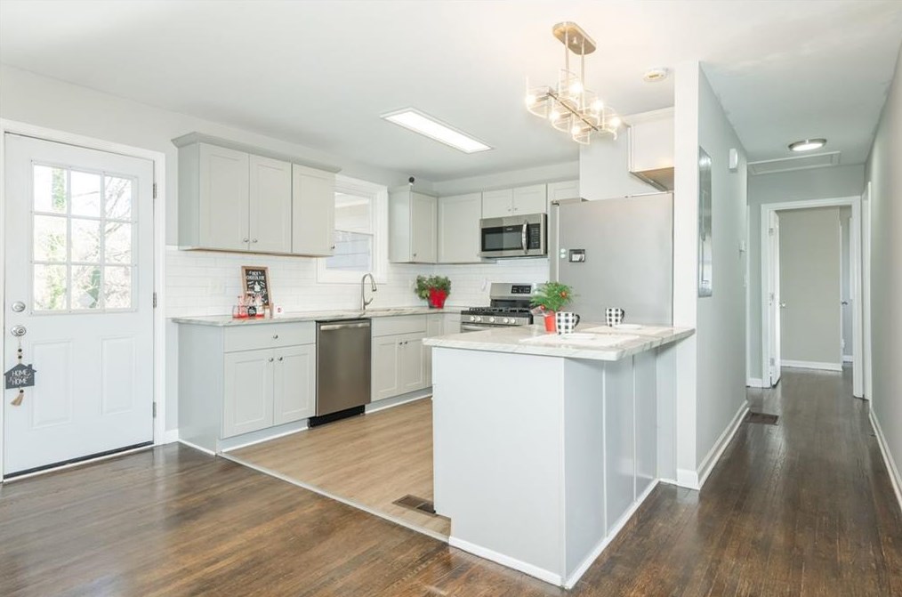 3421 Villa Cir, Atlanta GA  30354-2819 exterior