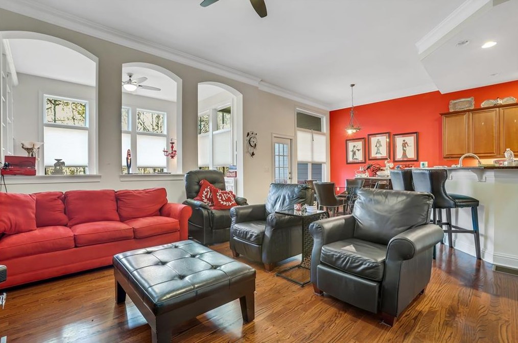 3094 Woodwalk Dr, Atlanta GA  30339-8472 exterior
