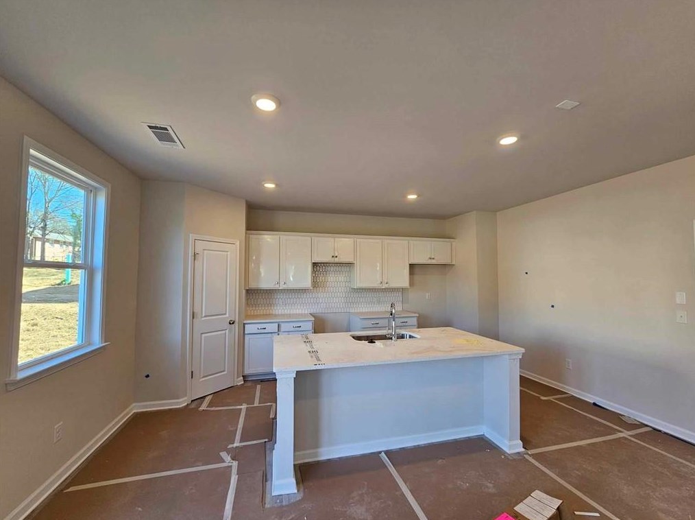 865 Lakeshore Dr, Winder, GA 30680-1670