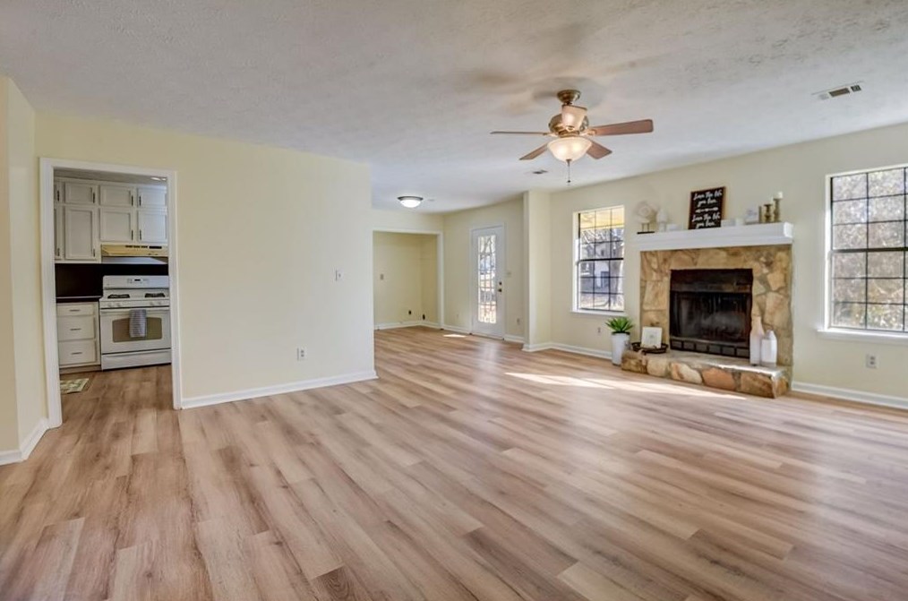2363 Robin Ridge Dr, Dacula, GA 30019-2363