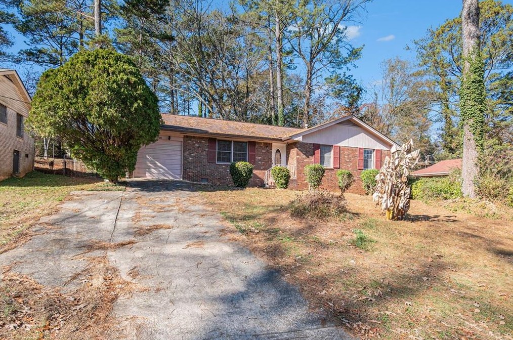 2071 Bluffton Way, Decatur GA  30035-2306 exterior