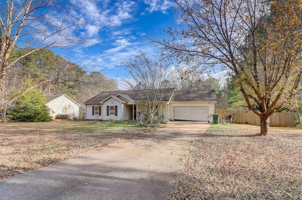 221 Island Shoals Rd, Porterdale, GA 30016