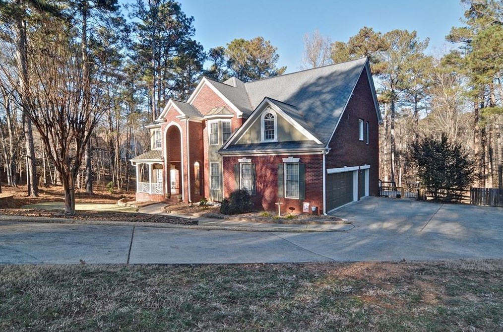 120 Wedgewood Falls Dr, Holly Springs, GA 30114-8909