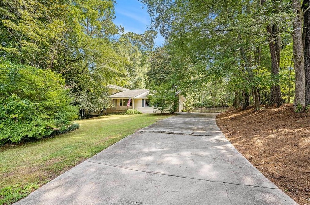 2192 Rolling Acres Dr Sw, Conyers, GA 30094