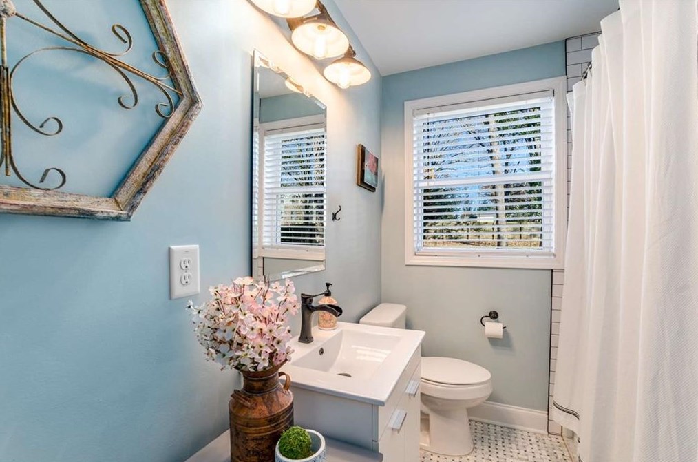 1924 Bonner St, Decatur GA  30032-4105 exterior