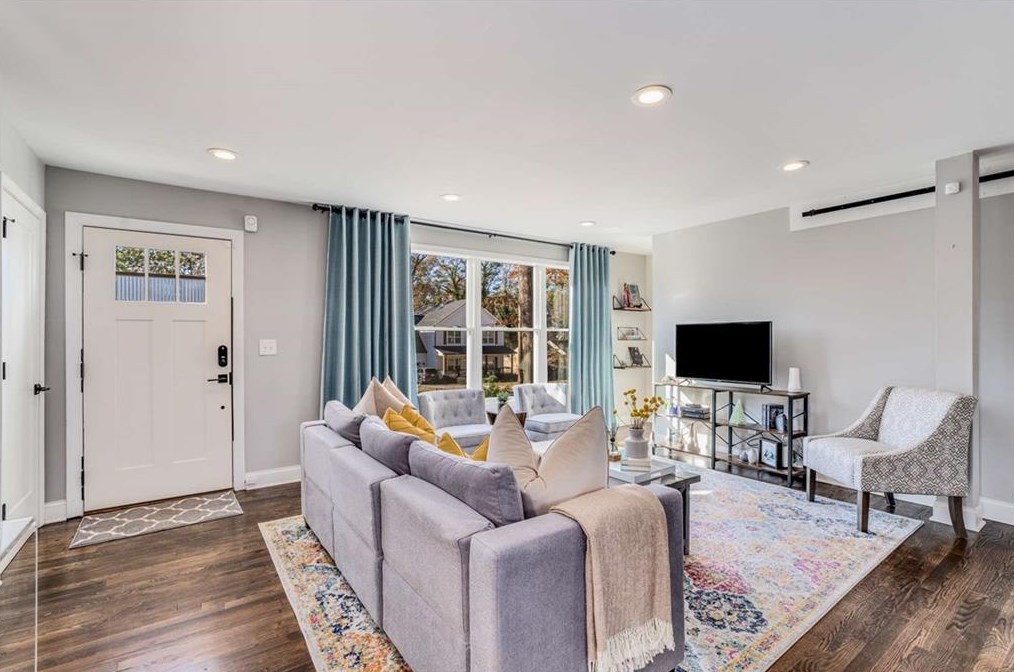 1924 Bonner St, Decatur GA  30032-4105 exterior