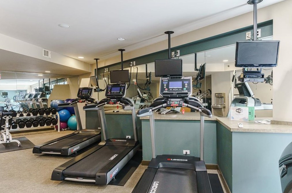 2626 Peachtree Rd, Atlanta GA  30305-5617 exterior