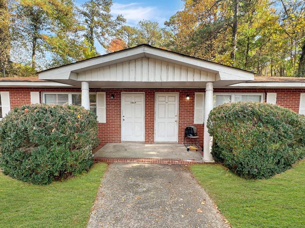 5869 Old Gordon Rd, Mableton, GA 30126