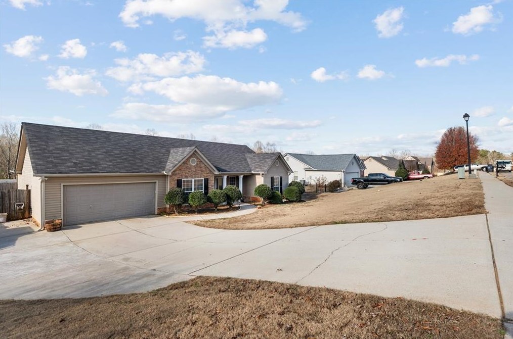 931 Jefferson Walk Cir, Jefferson GA  30549-5586 exterior