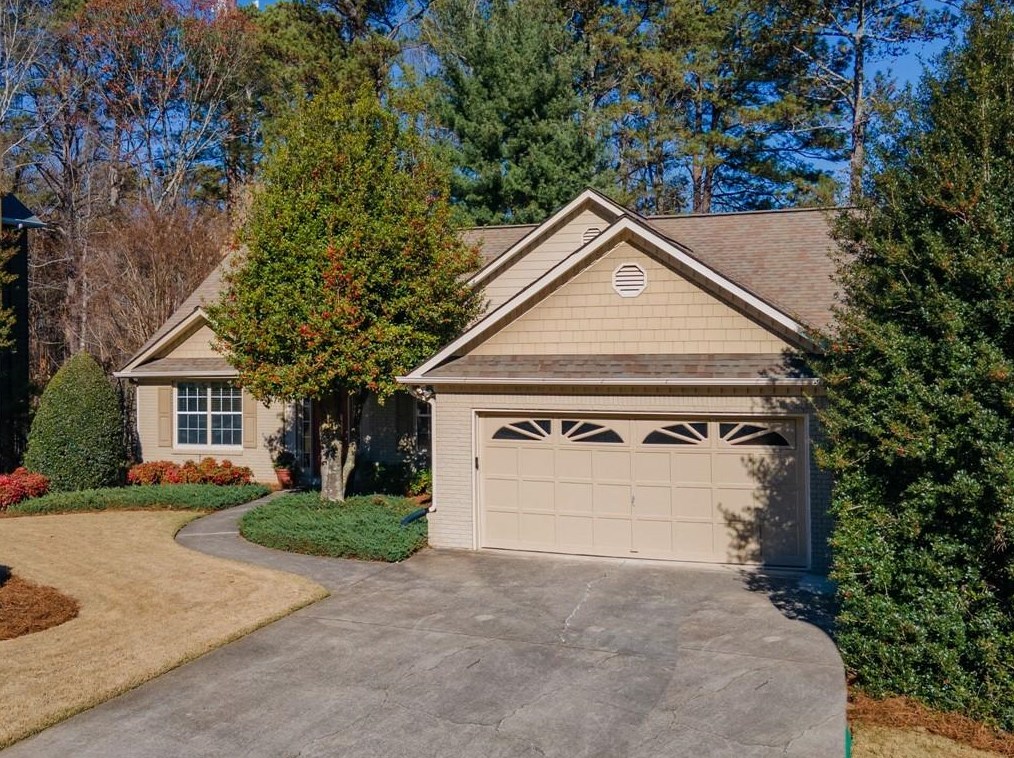 2002 Spicers Ln, Holly Springs, GA 30189-6901