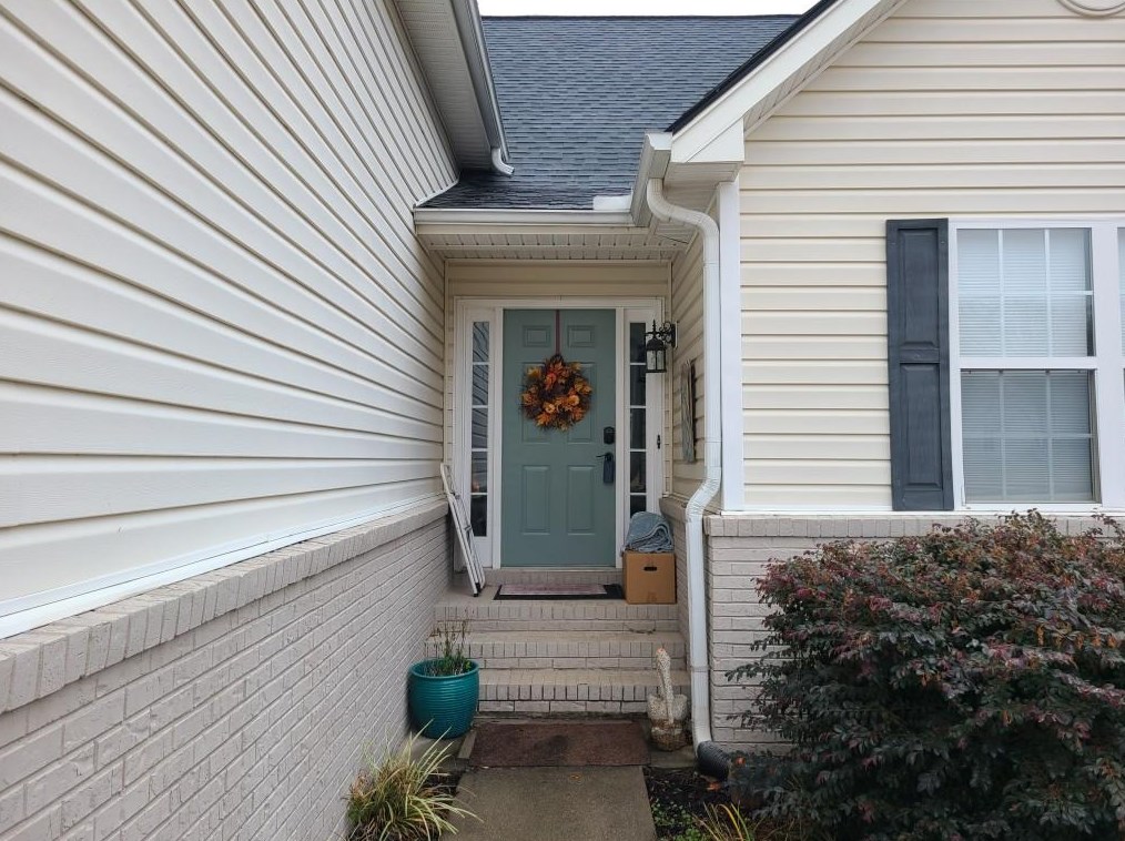 194 Berry Hill Ln, Hoschton, GA 30548