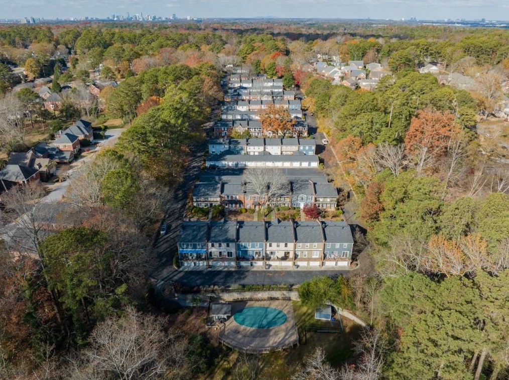 2902 Lavista Way, Decatur GA  30033-1108 exterior