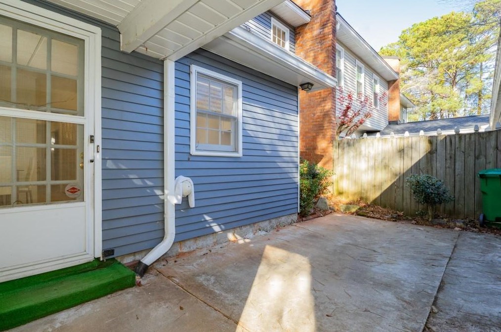 2902 Lavista Way, Decatur GA  30033-1108 exterior