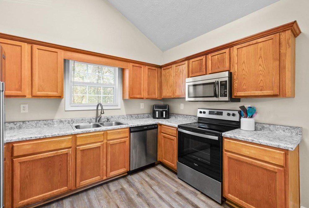 551 Bridgeport Pl, Monroe GA  30655-7817 exterior