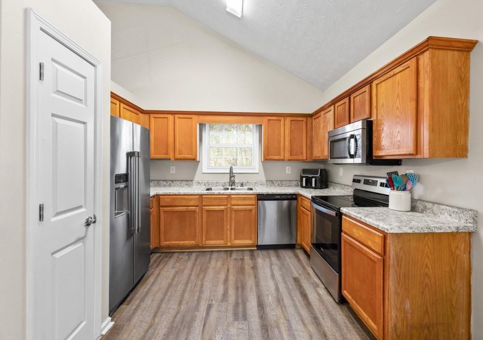 551 Bridgeport Pl, Monroe GA  30655-7817 exterior