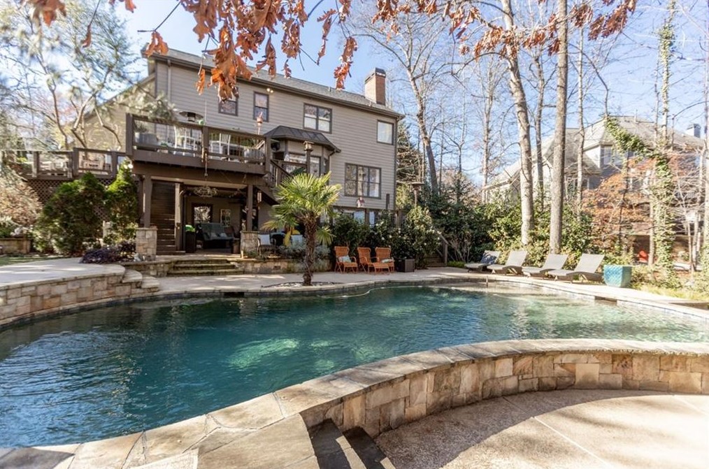 4688 Oakleigh Manor Dr, Powder Springs, GA 30127