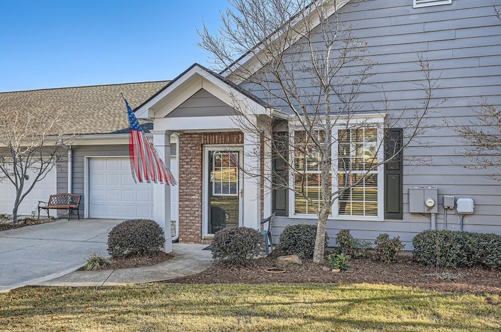 955 Camry Cir, Dallas, GA 30157