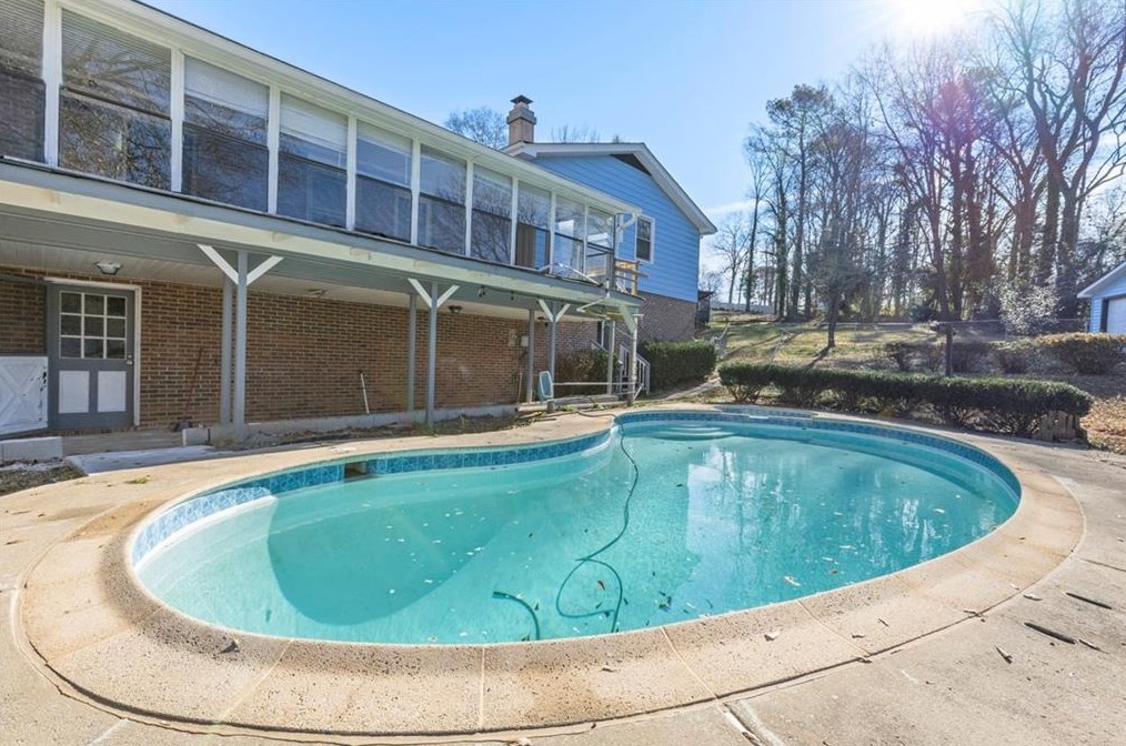 618 Rae Dr, Lawrenceville GA  30044-5641 exterior