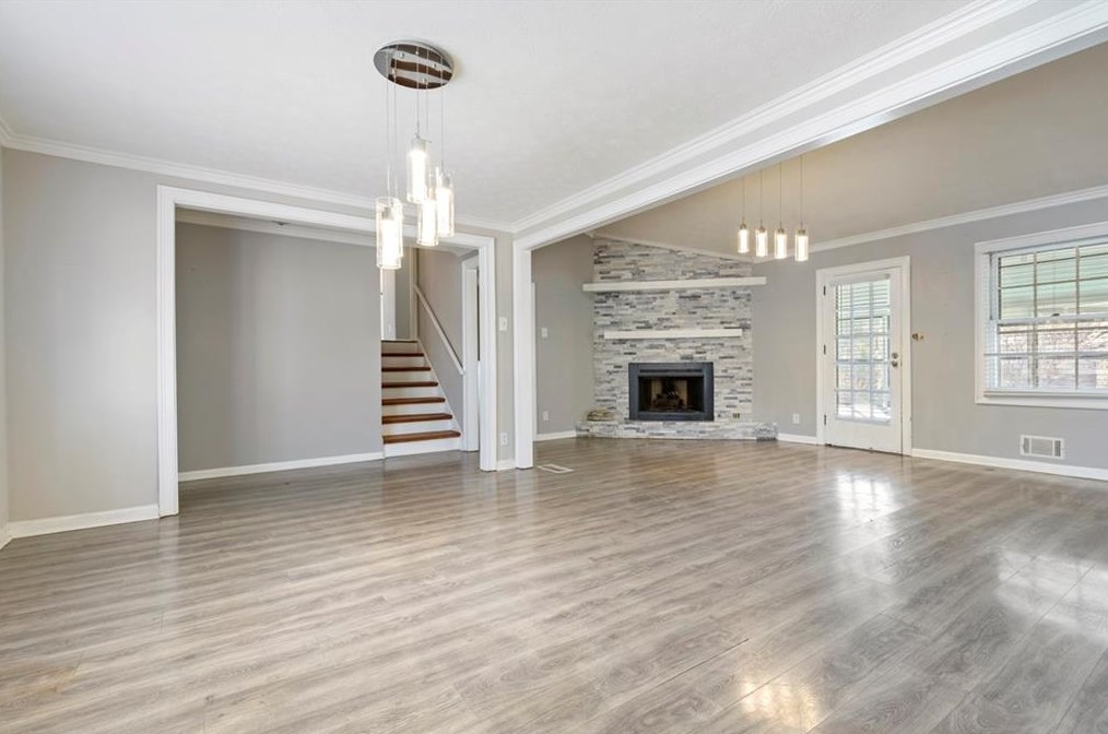 618 Rae Dr, Lawrenceville GA  30044-5641 exterior