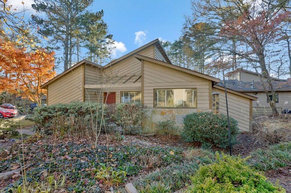 820 Bonnie Glen Dr, Marietta, GA 30067-7159