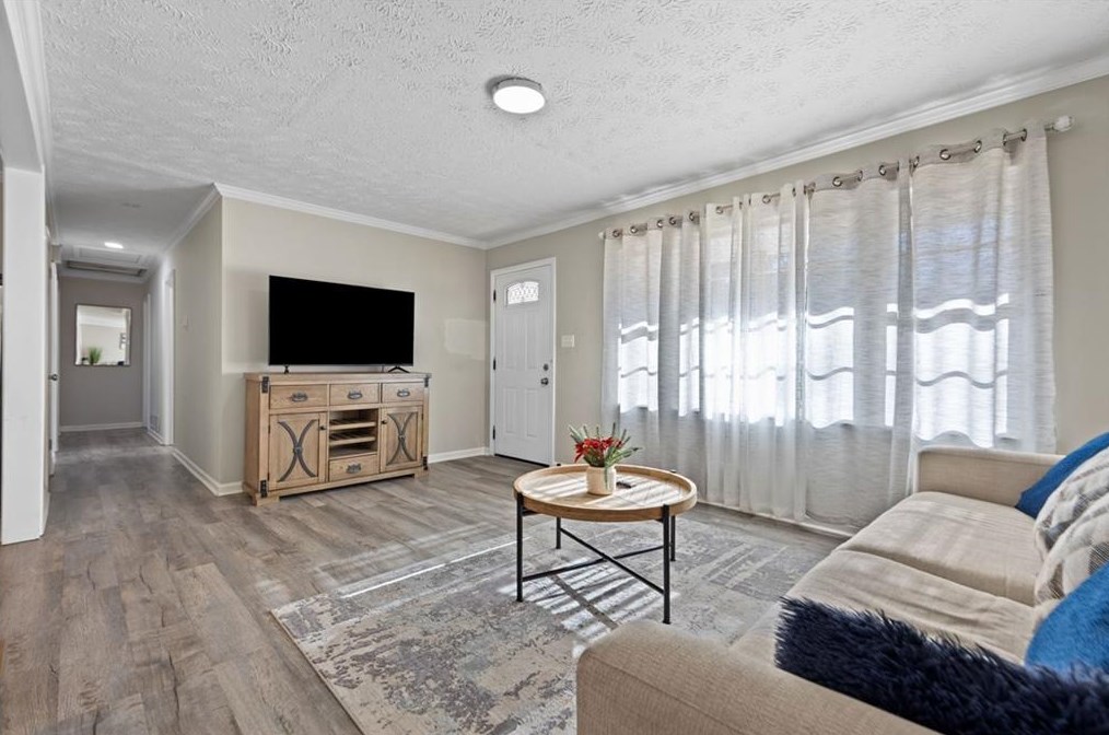 5708 Darry Cir, Norcross, GA 30093