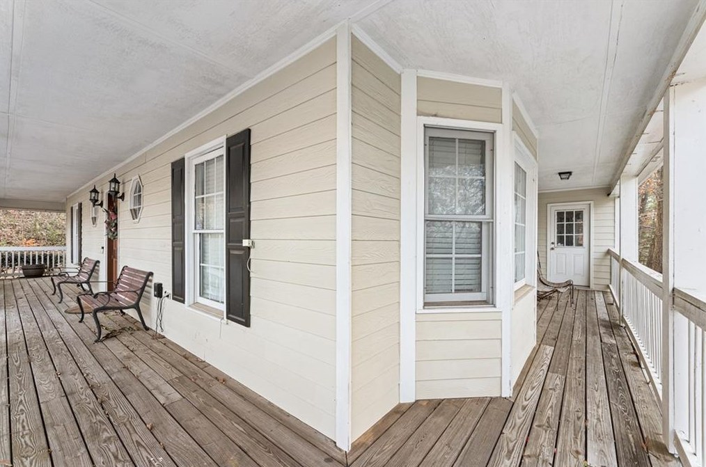 909 Georgian Point Dr, Lawrenceville, GA 30045-8685