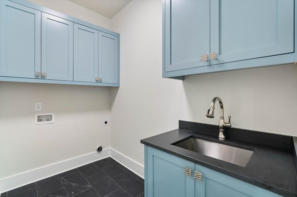 135 Mayfield Cir, Alpharetta GA  30009-1533 exterior