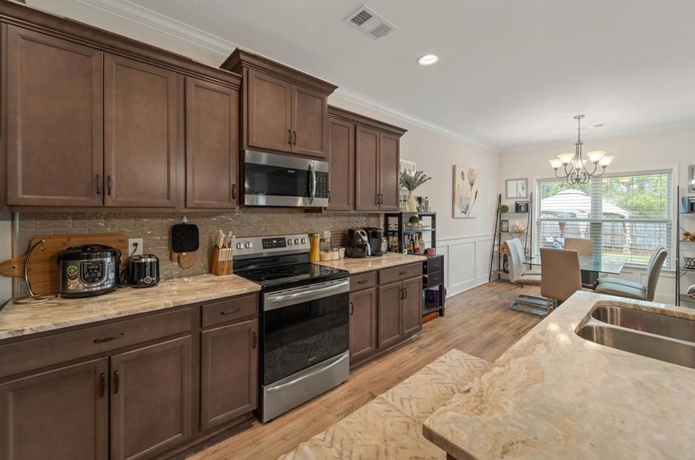 155 Arbor Crk, Warner Robins GA  31093-8958 exterior