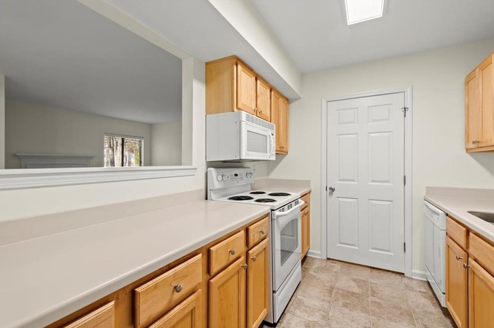 4002 Wingate Way, Atlanta GA  30350-4970 exterior