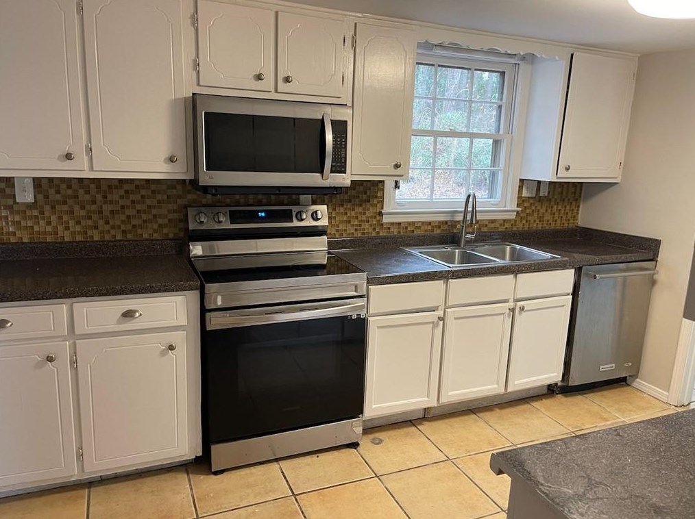 3136 Pheasant Dr, Decatur GA  30034-4408 exterior