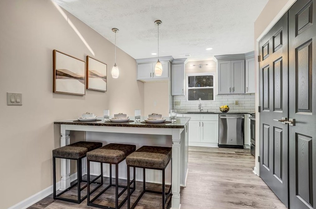 3242 Kingswood Gln, Decatur GA  30034-6709 exterior