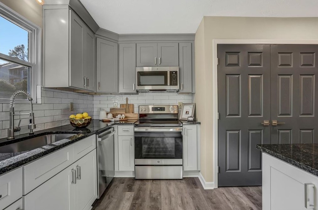 3242 Kingswood Gln, Decatur GA  30034-6709 exterior