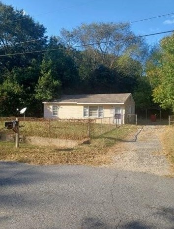 2727 Deeb Dr, Macon, GA 31206-4917