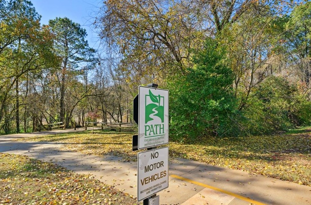 876 Wheatfields Ct, Decatur GA  30030-5306 exterior