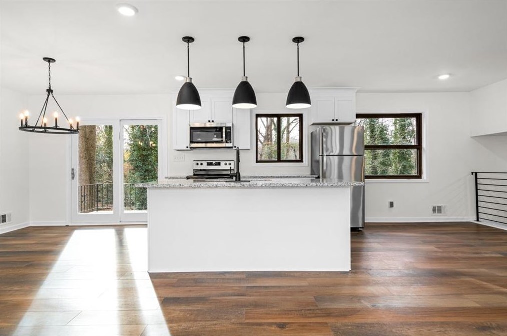 2437 Glendale Dr, Decatur GA  30032-5818 exterior