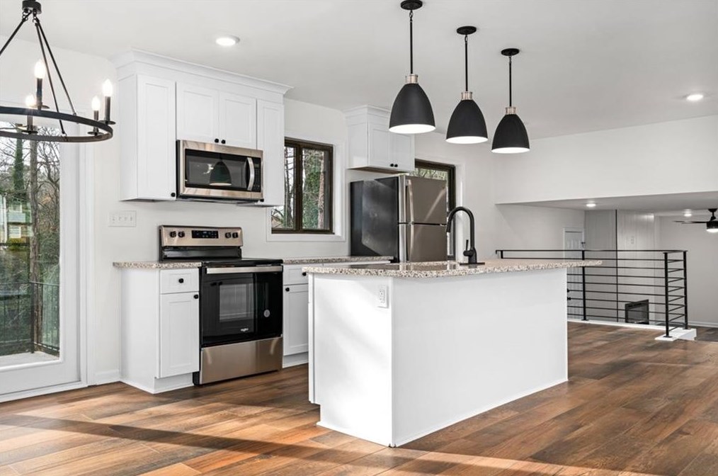 2437 Glendale Dr, Decatur GA  30032-5818 exterior