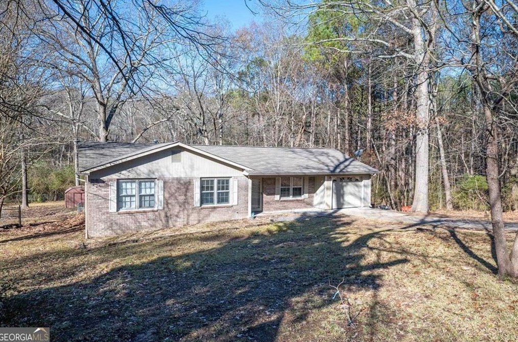102 Squire Dr, Calhoun, GA 30701-1634
