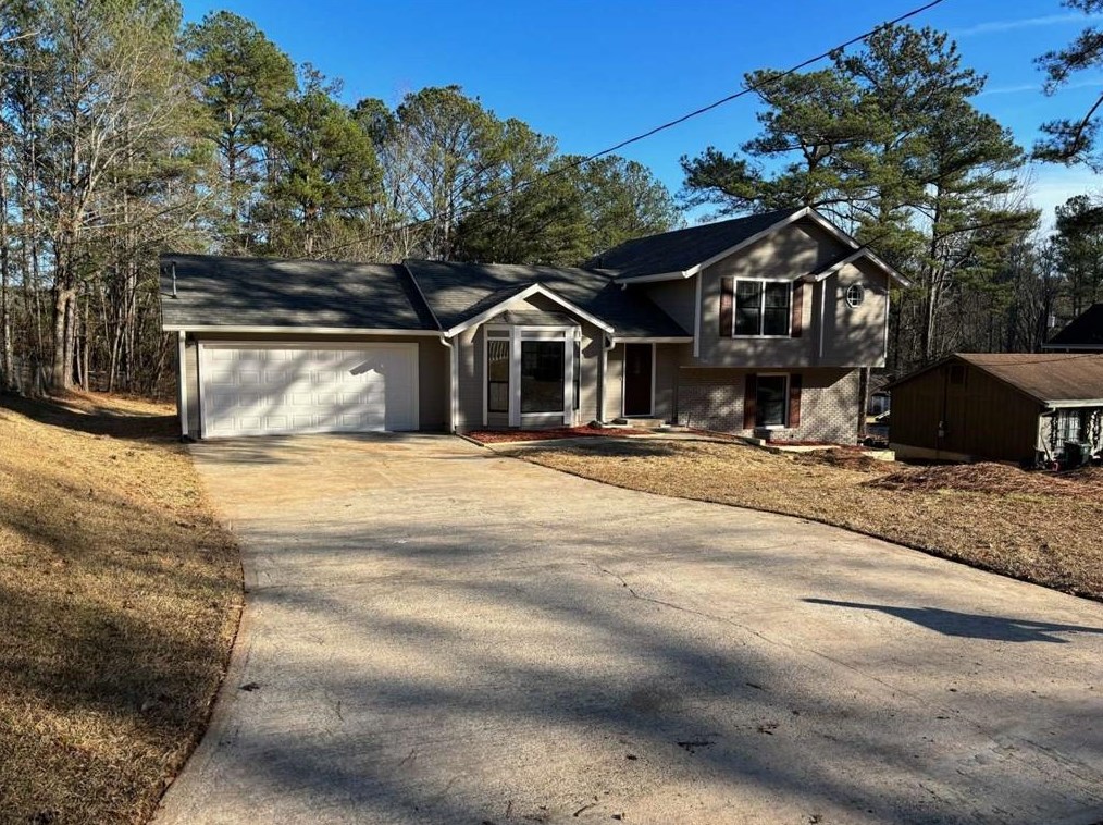 7646 Park Ln, Jonesboro, GA 30236-2077