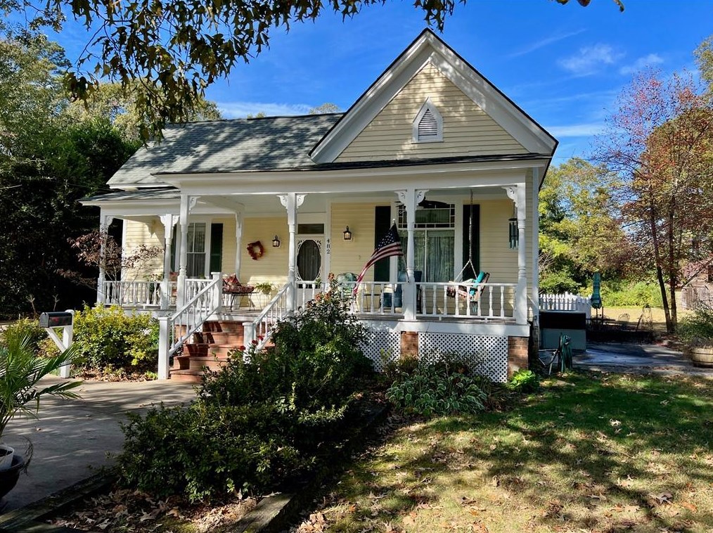 482 Athens St, Hartwell, GA 30643