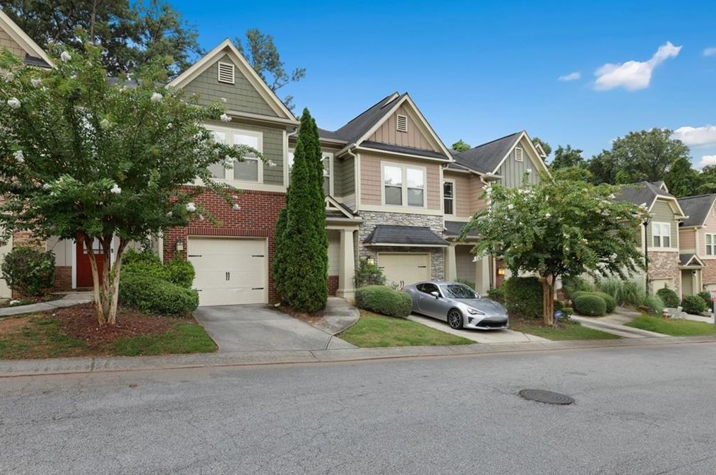 1078 N Village Dr, Decatur, GA 30032
