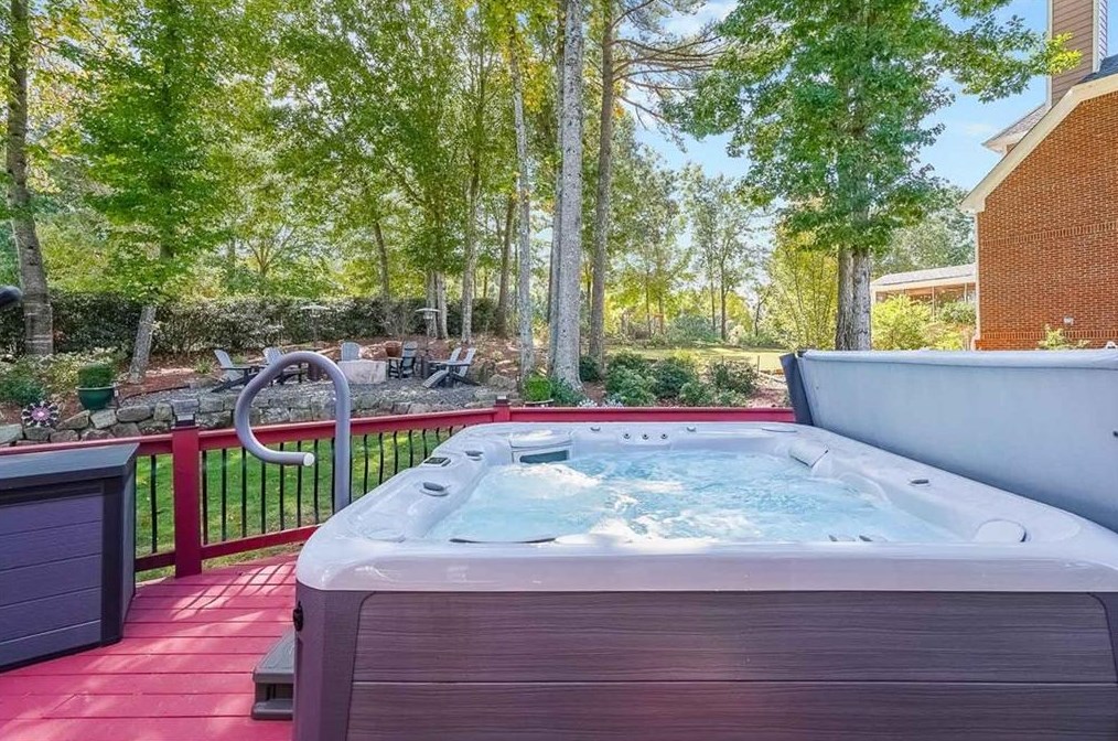 245 Bentwater Dr, Acworth GA  30101-8565 exterior