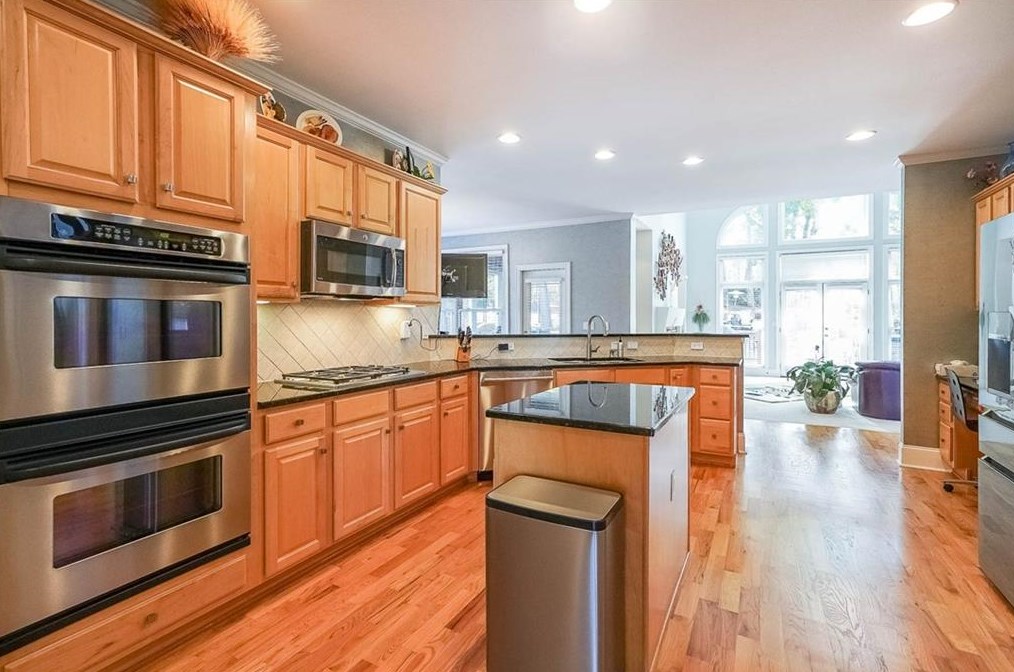 245 Bentwater Dr, Acworth GA  30101-8565 exterior