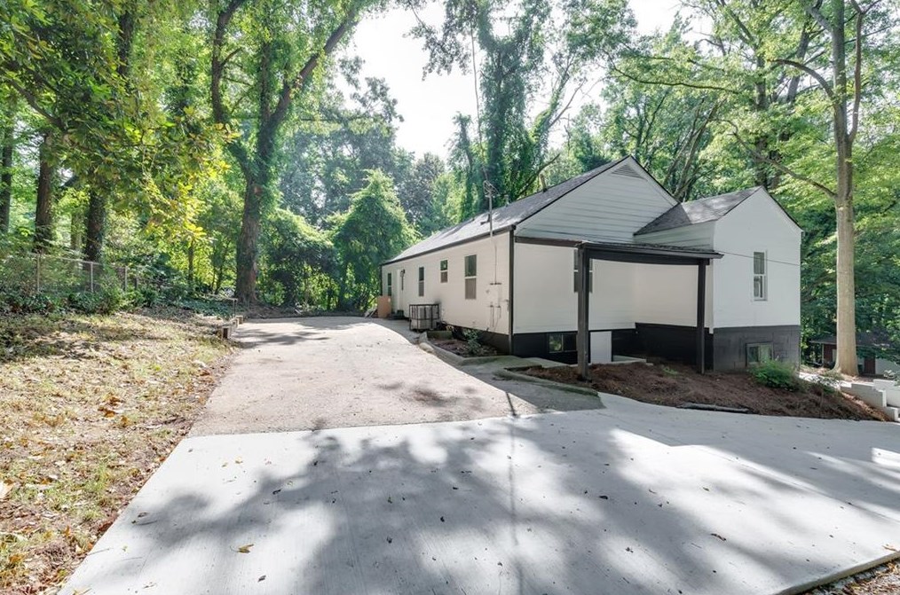411 Pomona Cir, Atlanta GA  30315-7229 exterior