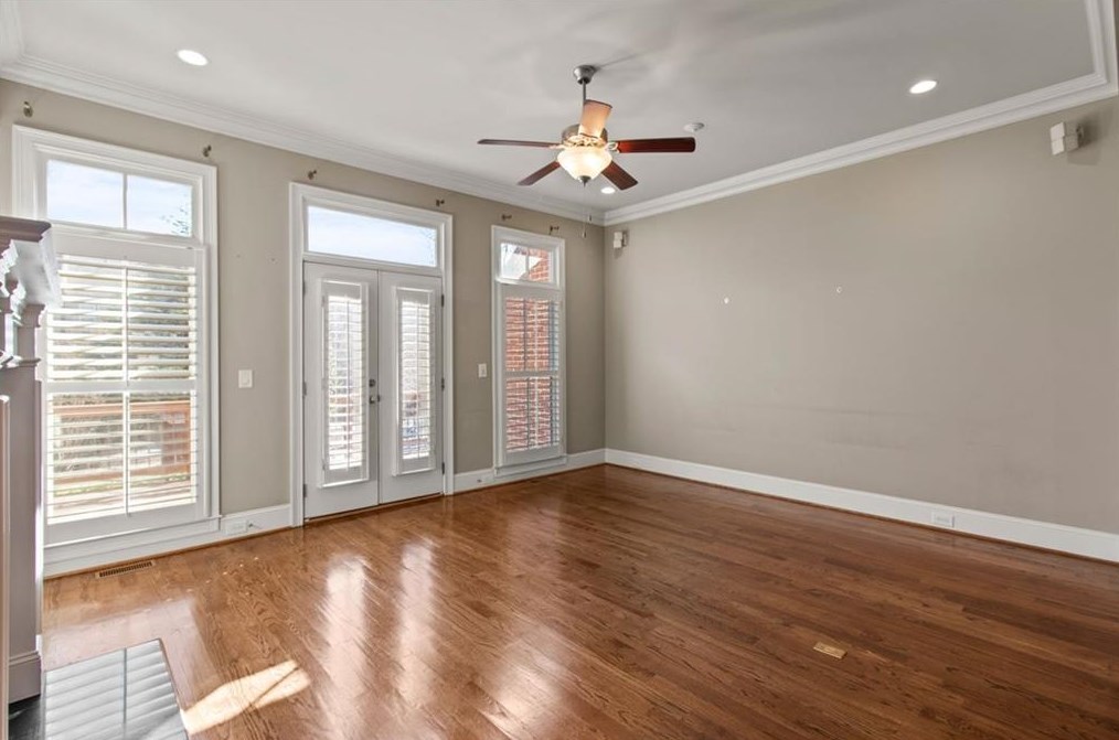 11 Arbor Way Dr, Decatur GA  30030-1300 exterior