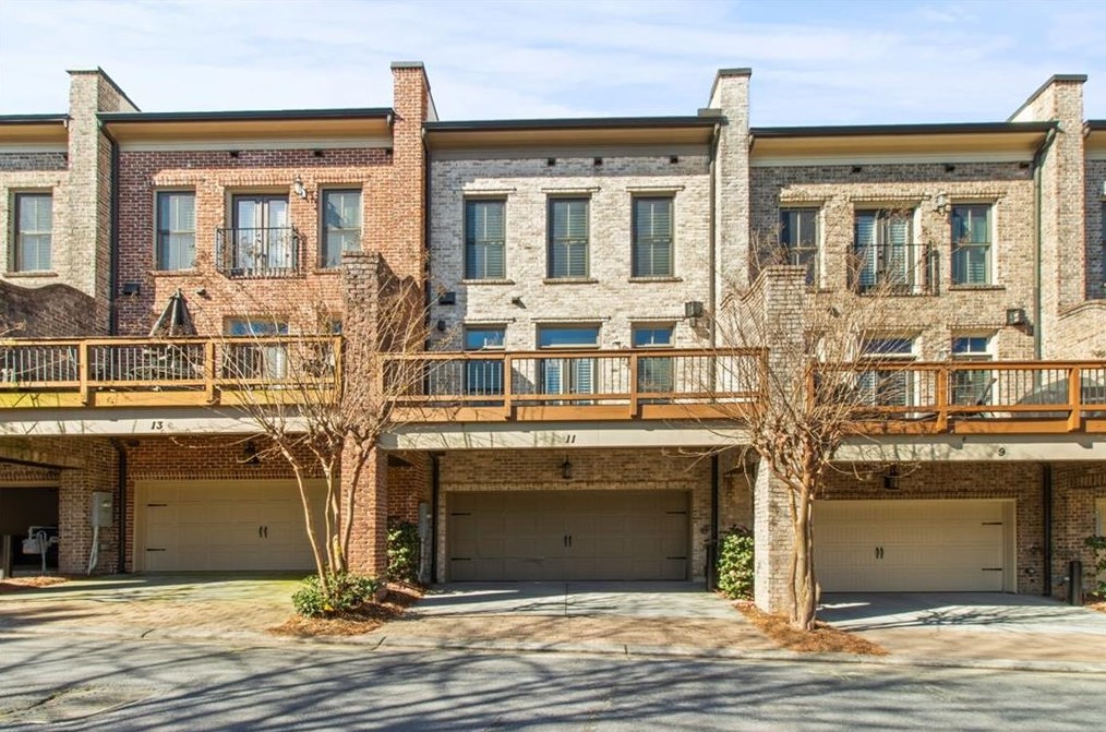 11 Arbor Way Dr, Decatur GA  30030-1300 exterior