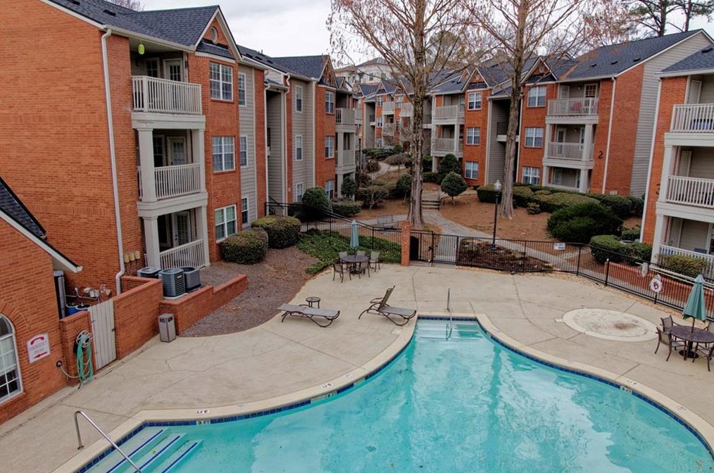 3074 Chastain Park Ct, Atlanta GA  30342-3255 exterior