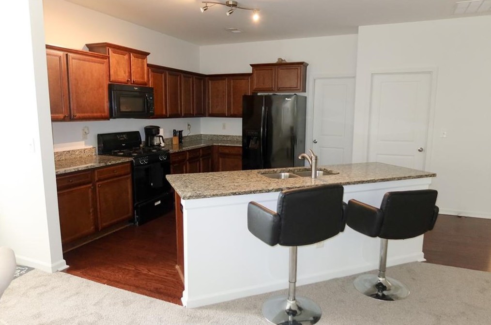 4205 Pearhaven Ln, Gainesville GA 30504-8306 exterior