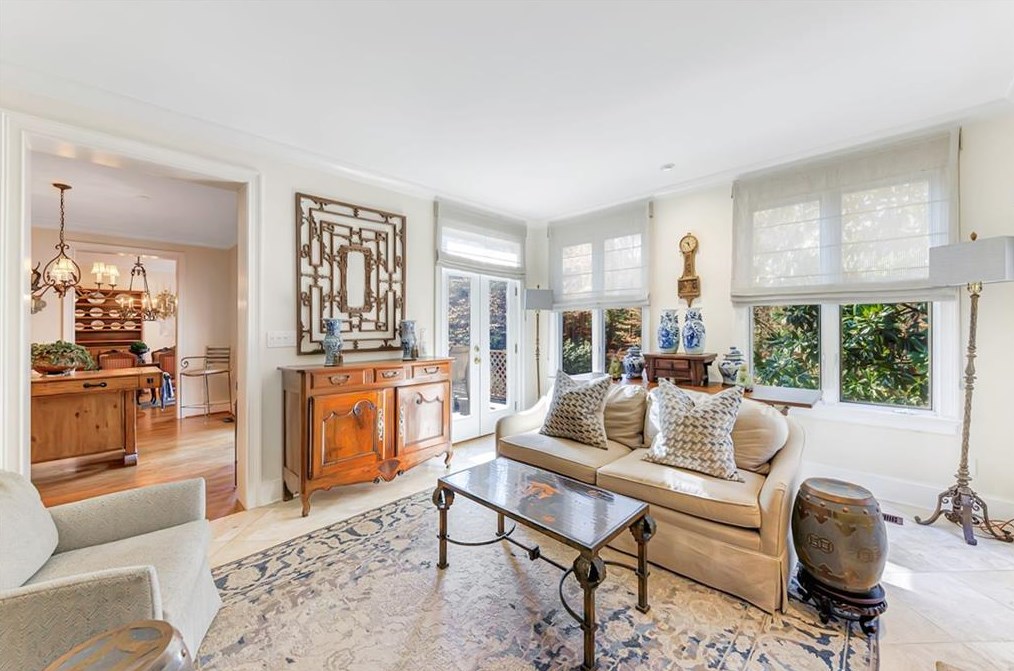 1858 Windemere Dr, Atlanta GA  30324-4918 exterior