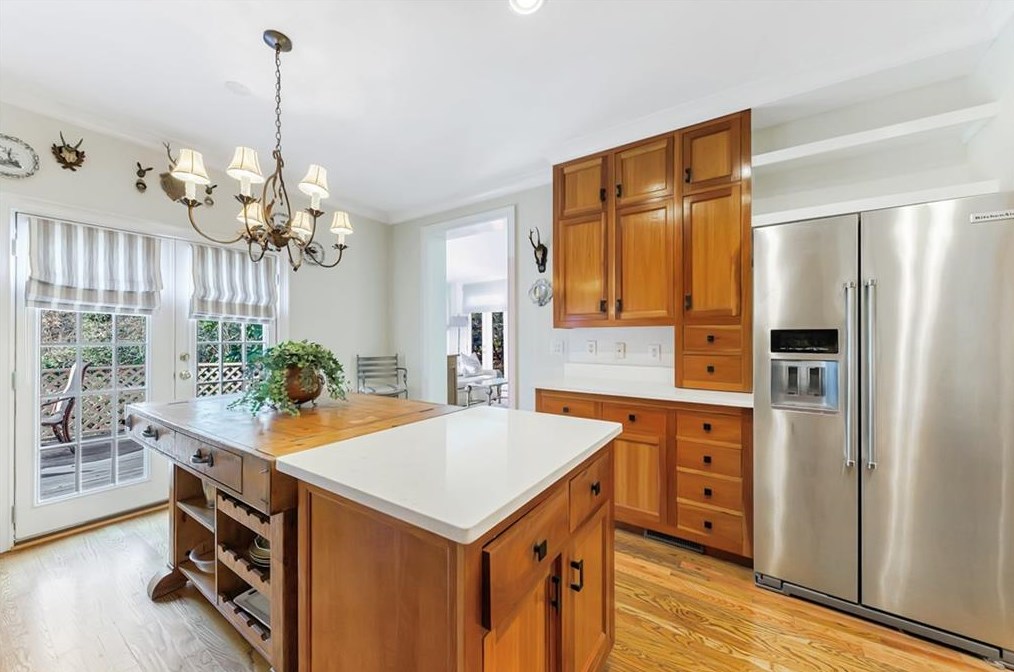 1858 Windemere Dr, Atlanta GA  30324-4918 exterior